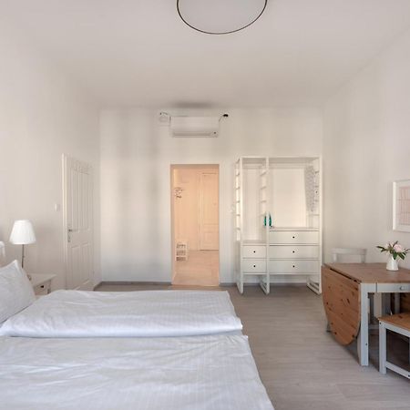 Studio Apartment Near University Виена Екстериор снимка