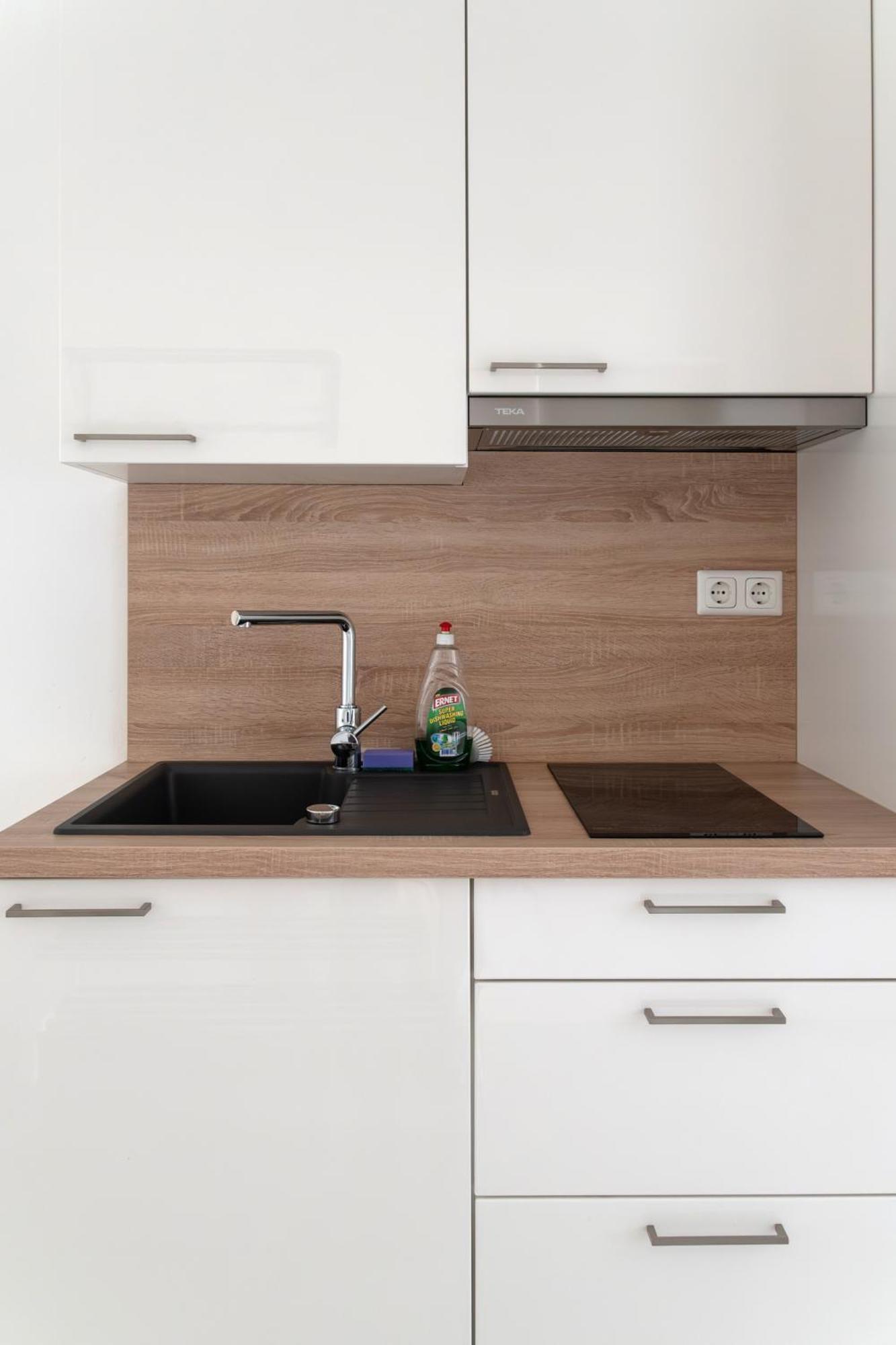 Studio Apartment Near University Виена Екстериор снимка
