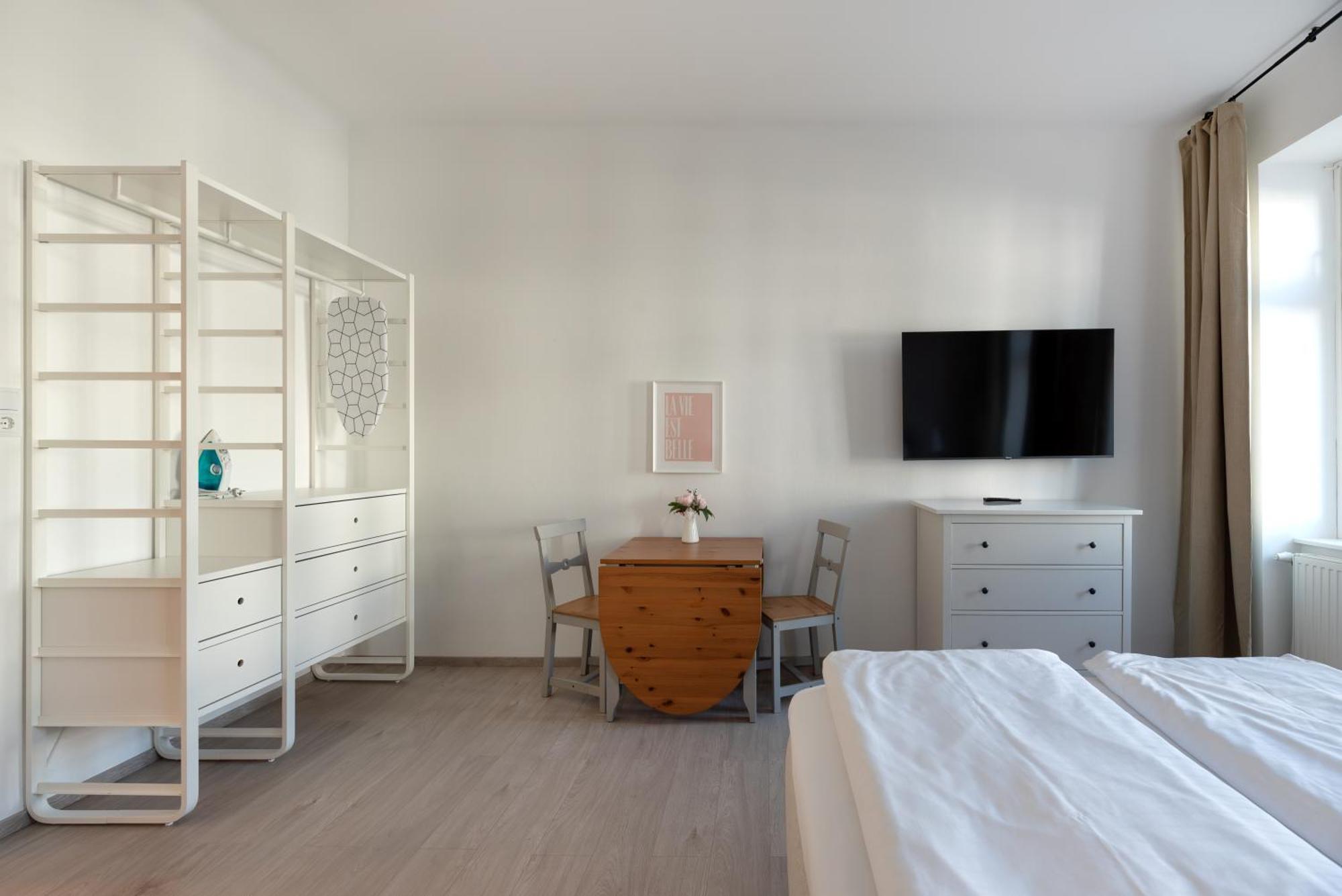 Studio Apartment Near University Виена Екстериор снимка