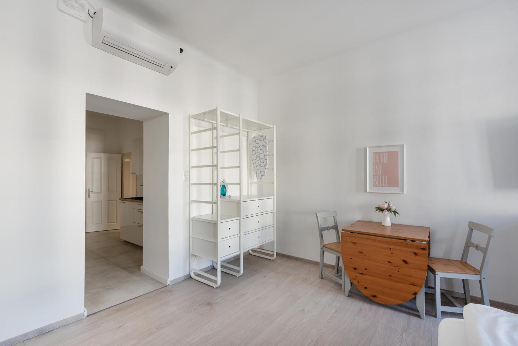 Studio Apartment Near University Виена Екстериор снимка